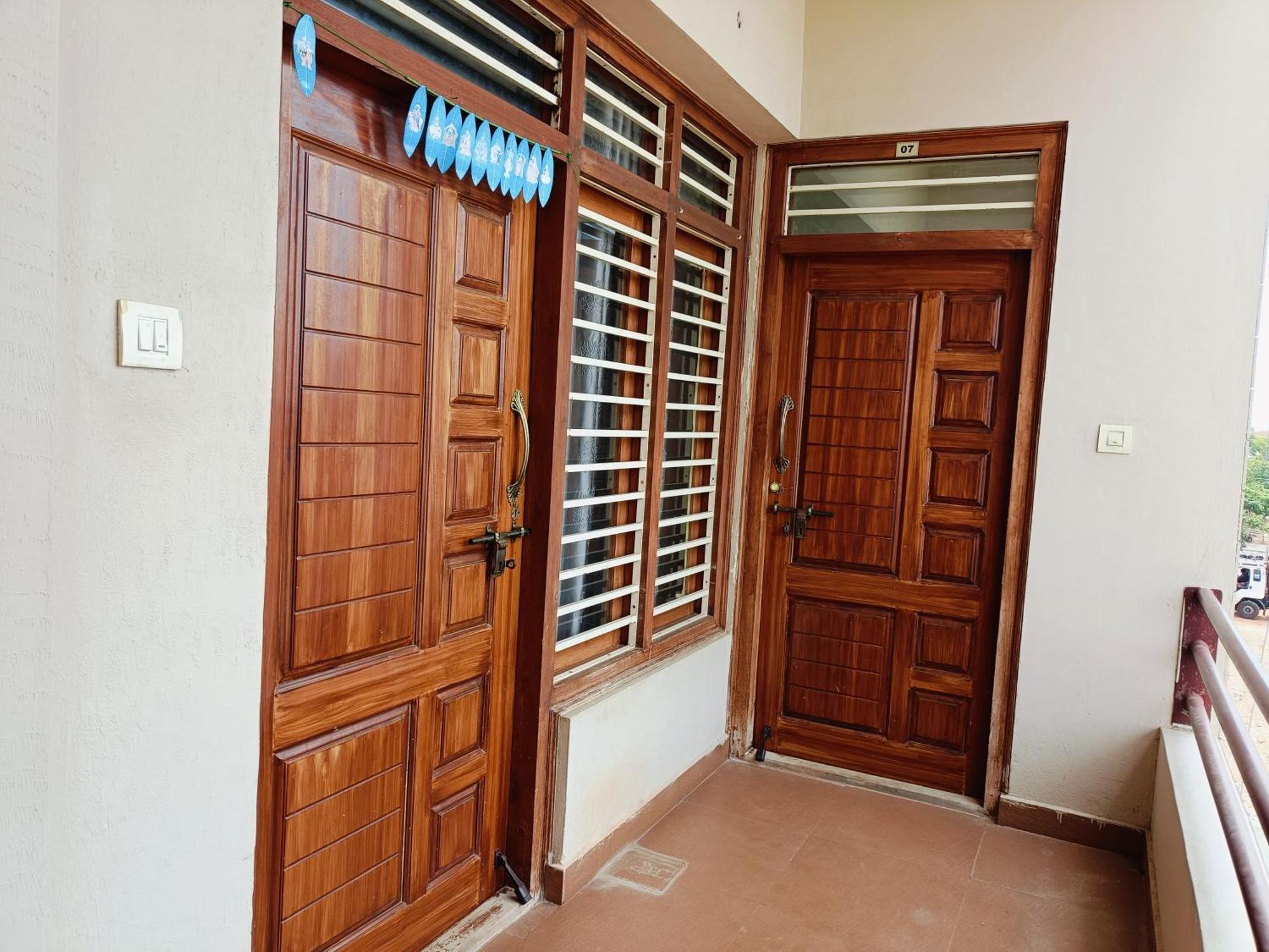 2Bhk Flat By Sr Renton Comfort Homestay Mysore @ Vijayanagar 2Nd Stage Mysore Exterior photo